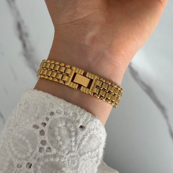 SKU:0051 cute gold mini watch+in a gift box the size is adjustable for‎ any hand - Picture 5 of 6